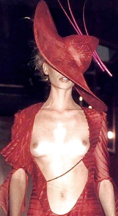 12P Kylie Minogue REAL Topless Or Near Naked Pics