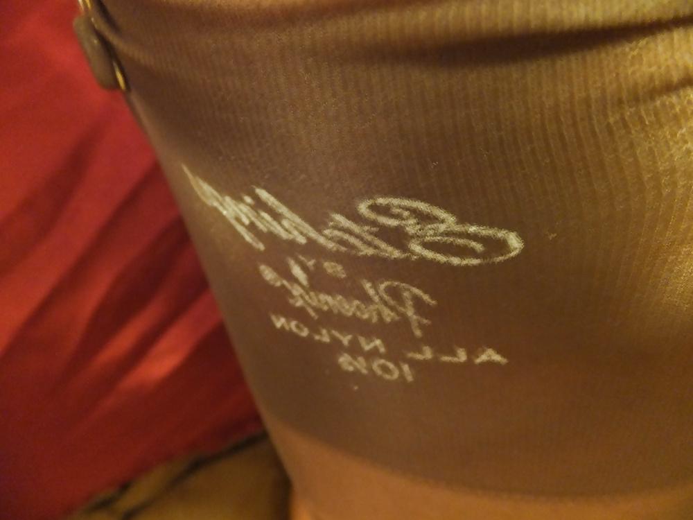 10P E-things Nyons Leg Show!