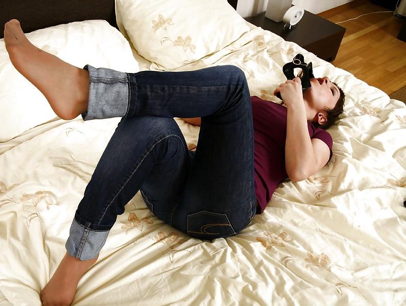 25P Jeans over Pantyhose 1
