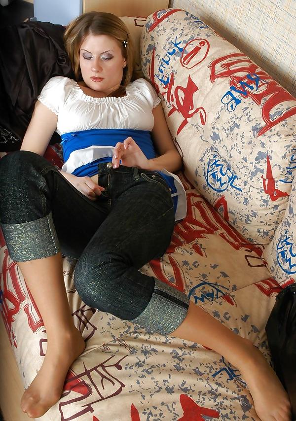 25P Jeans over Pantyhose 1