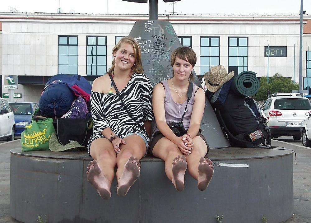 25P Barefoot urban