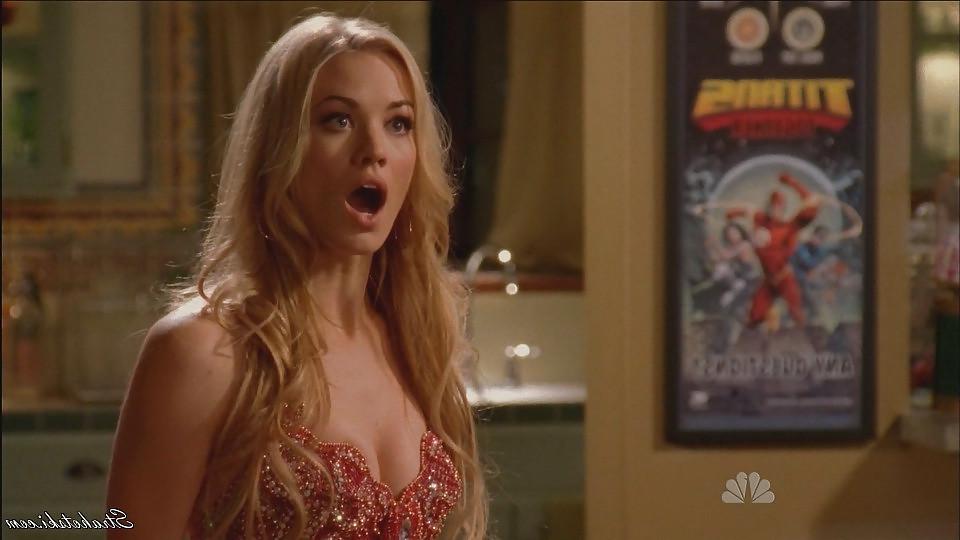 25P Yvonne Strahovski (Australian actress)
