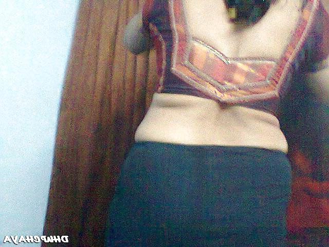 25P Andhra housewife navel boob show 5