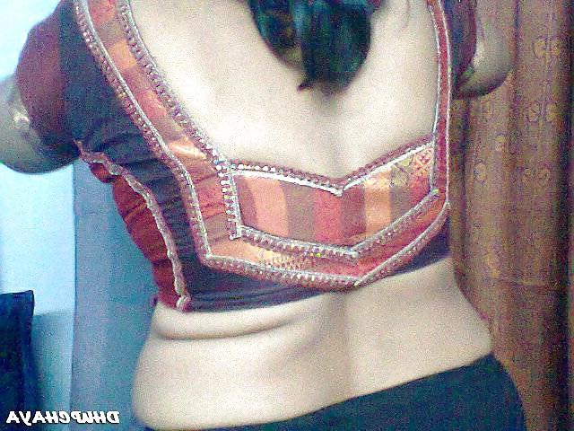 25P Andhra housewife navel boob show 5