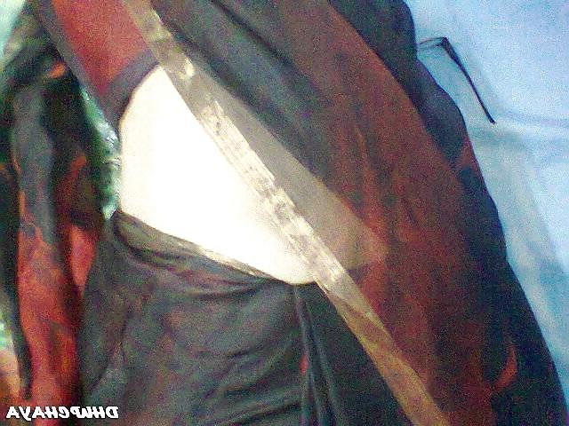 25P Andhra housewife navel boob show 5