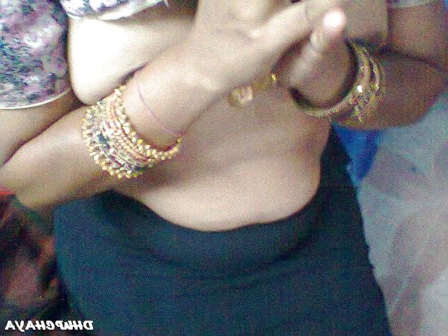 25P Andhra housewife navel boob show 5