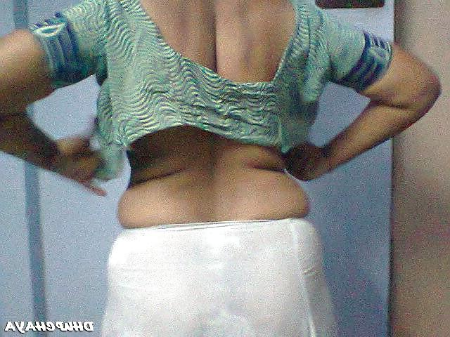 13P Andhra housewife navel boob show 13