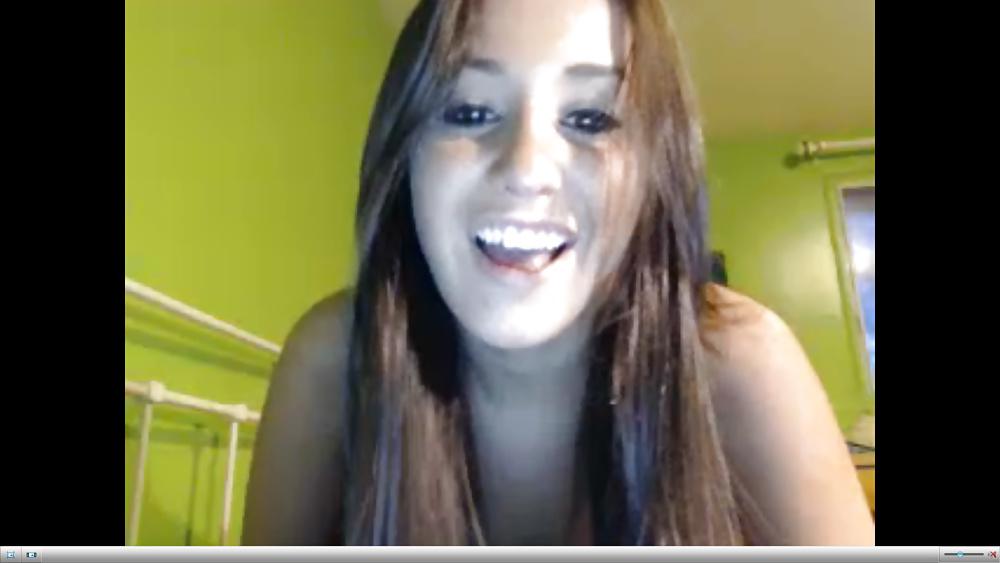14P Stupid Fat 23yo Cam Whore shows off hot body and pussy