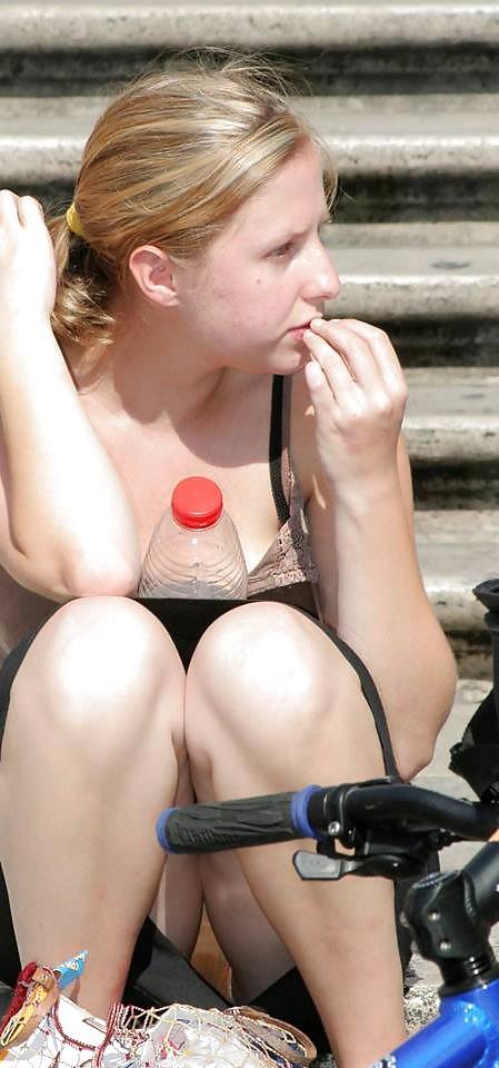 25P Candid upskirt 4