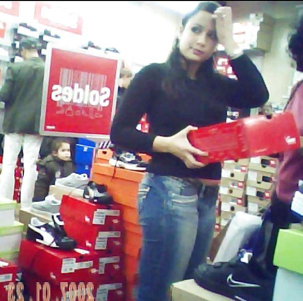 20P Shop voyeur