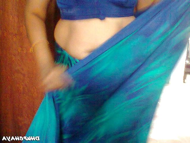 25P Andhra housewife navel boob show 12