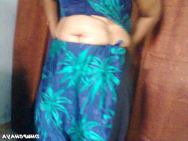 25P Andhra housewife navel boob show 12