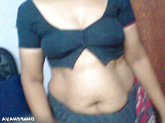 25P Andhra housewife navel boob show 12