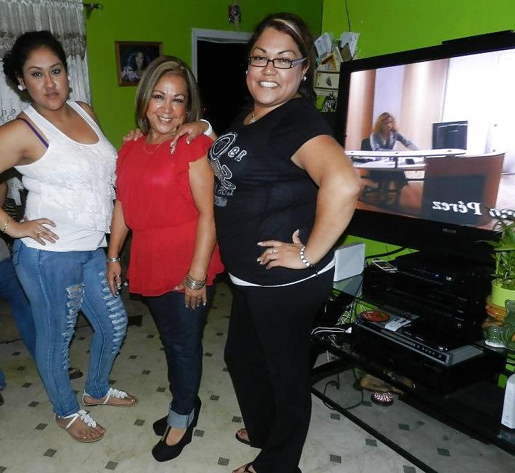23P Hot latin mom