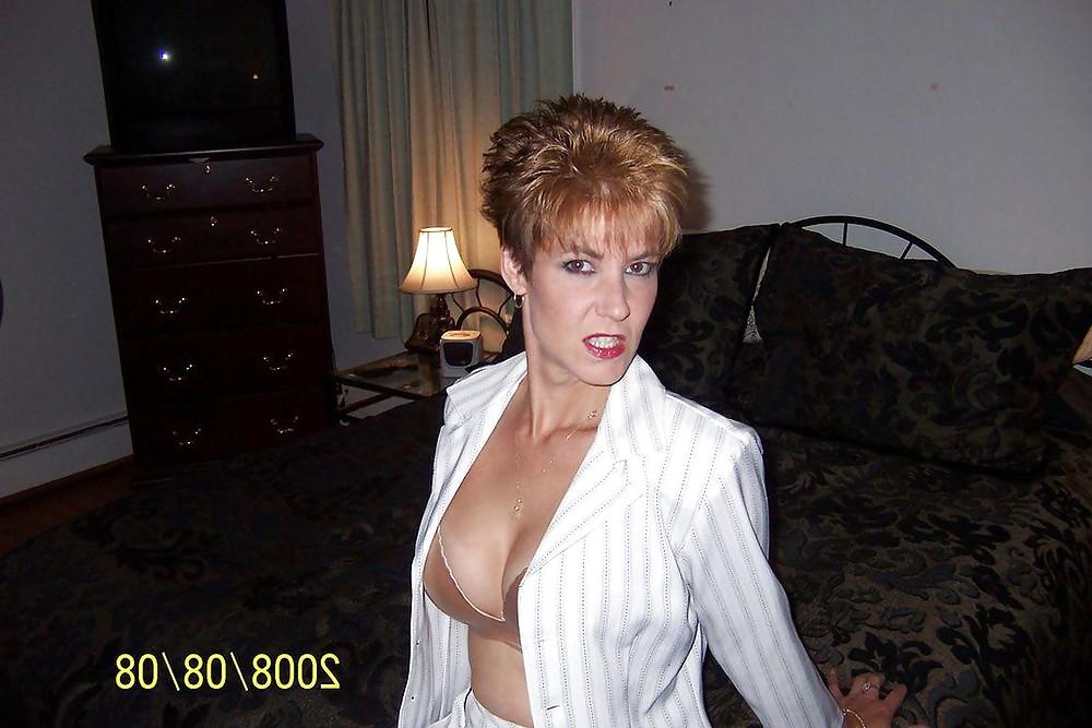 25P Amy slutty housewife