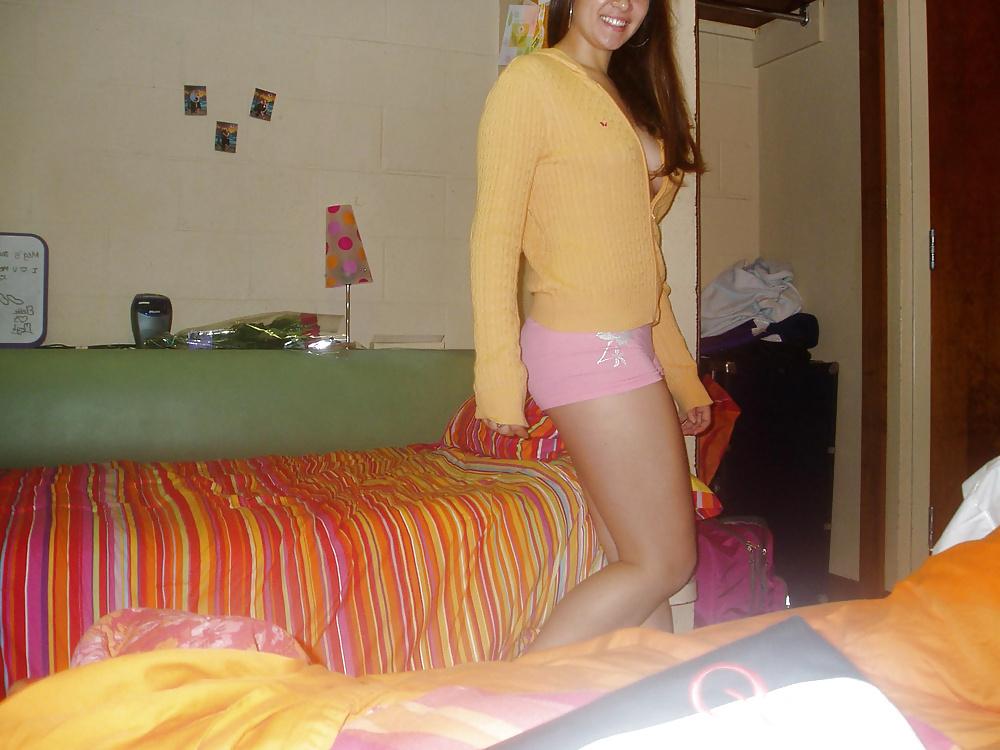 25P LSU Dorm Girl