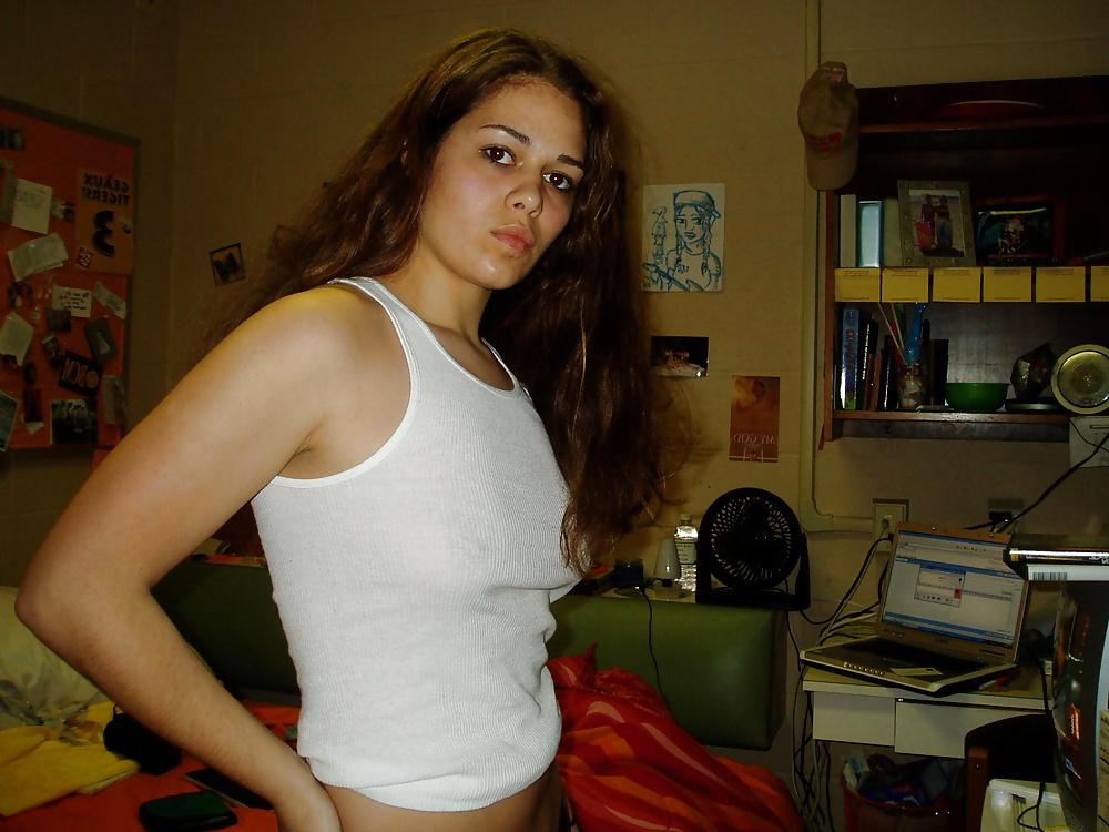 25P LSU Dorm Girl