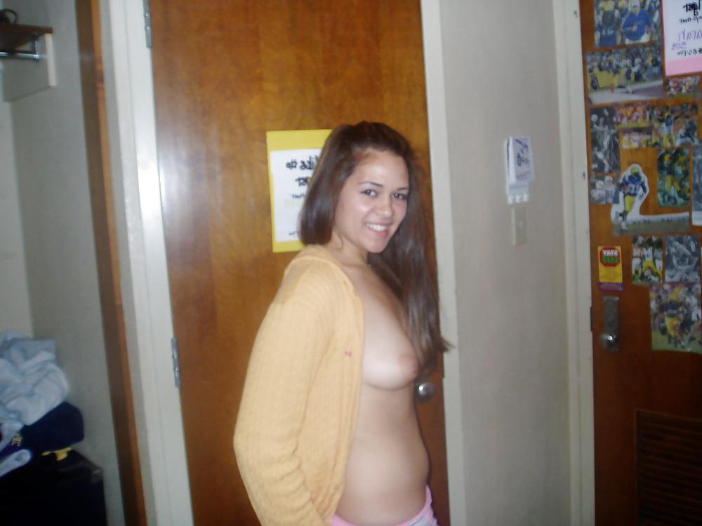 25P LSU Dorm Girl