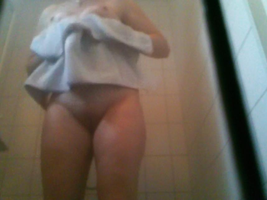 25P Hide my phone in the shower again