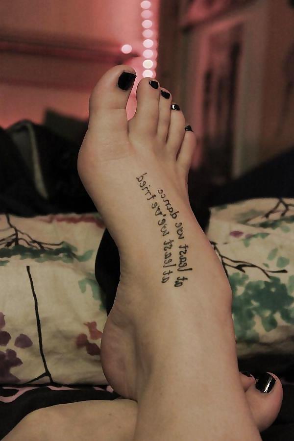 25P Black toe feet