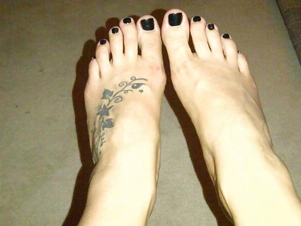 25P Black toe feet