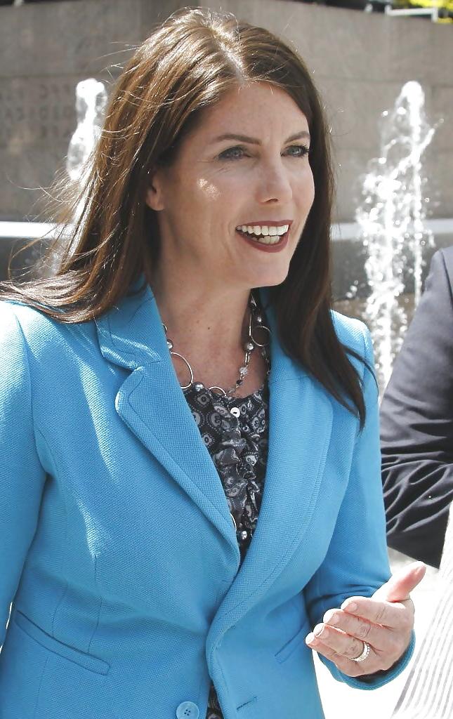 17P For Philly Guys - Who Else Jerks Off Over Kathleen Kane?