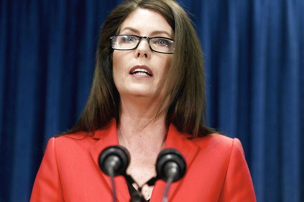 17P For Philly Guys - Who Else Jerks Off Over Kathleen Kane?