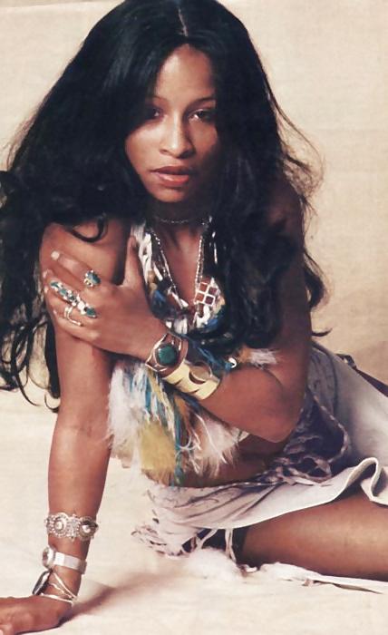 25P Let's Jerk Off Over ... Chaka Khan 