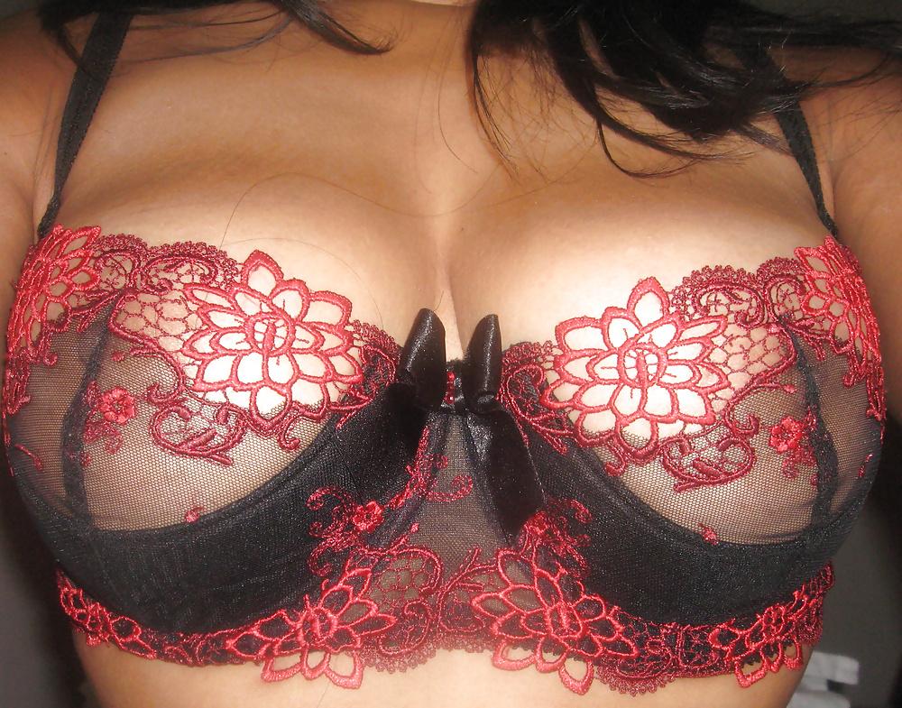 25P Big Udders on UK Indian Hooker