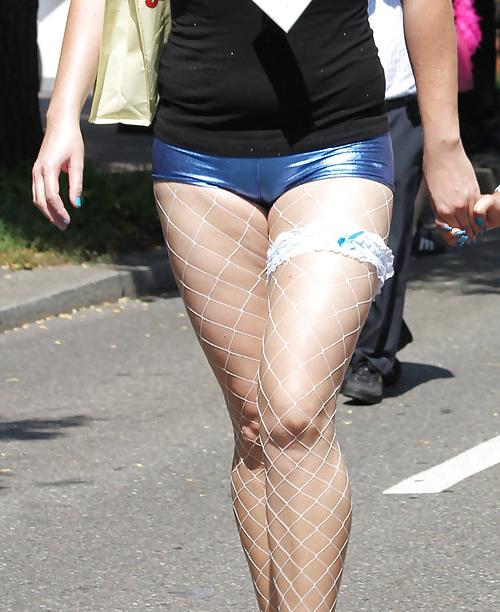 25P Fotze frisst Hose - cameltoe