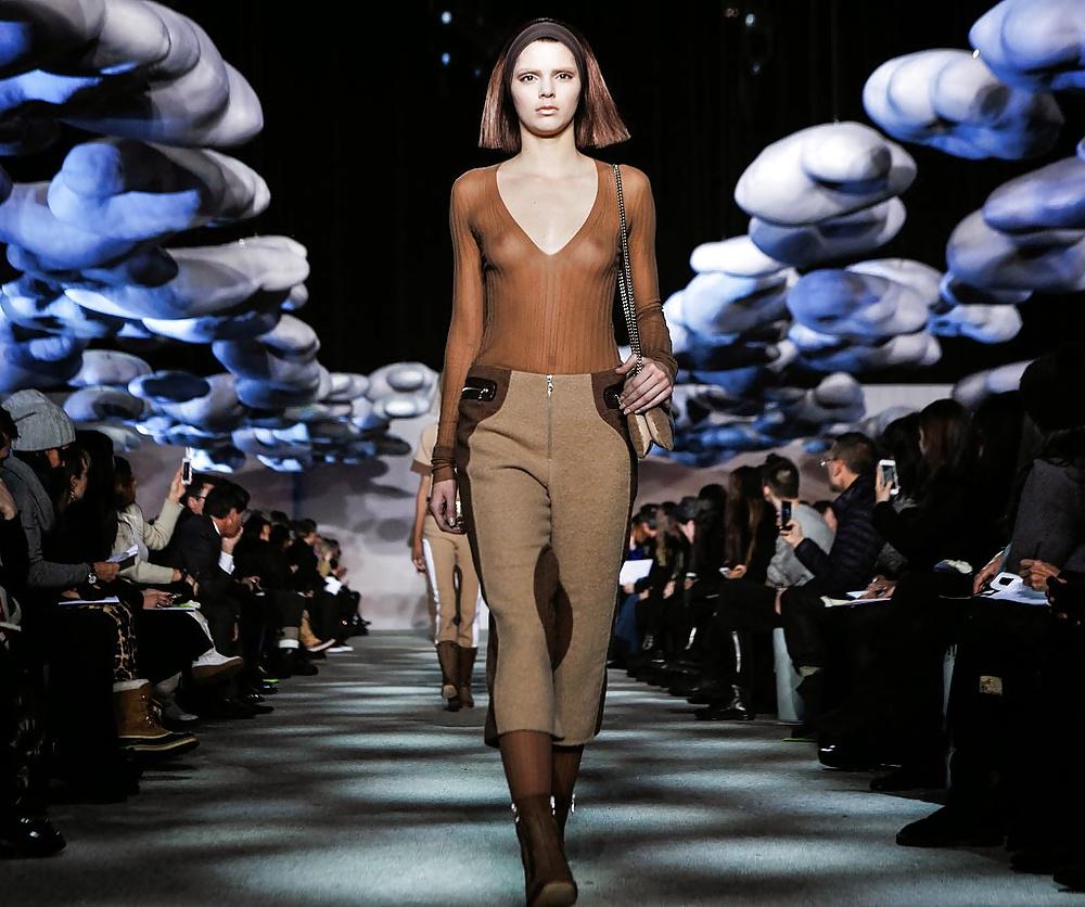 6P Kendall Jenner showing off her boobs at Fashion Show In NY 