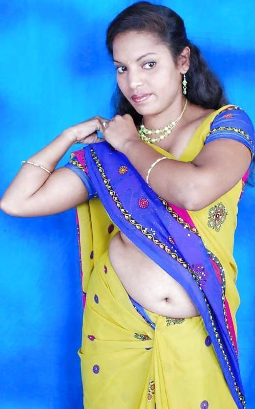 16P Hot aunty mom