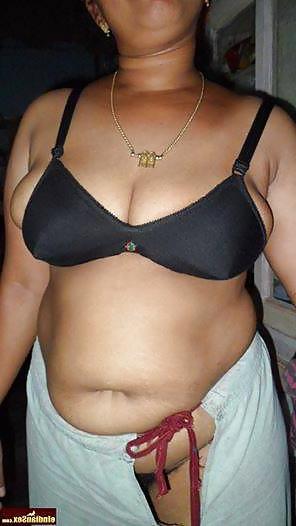 16P Hot aunty mom