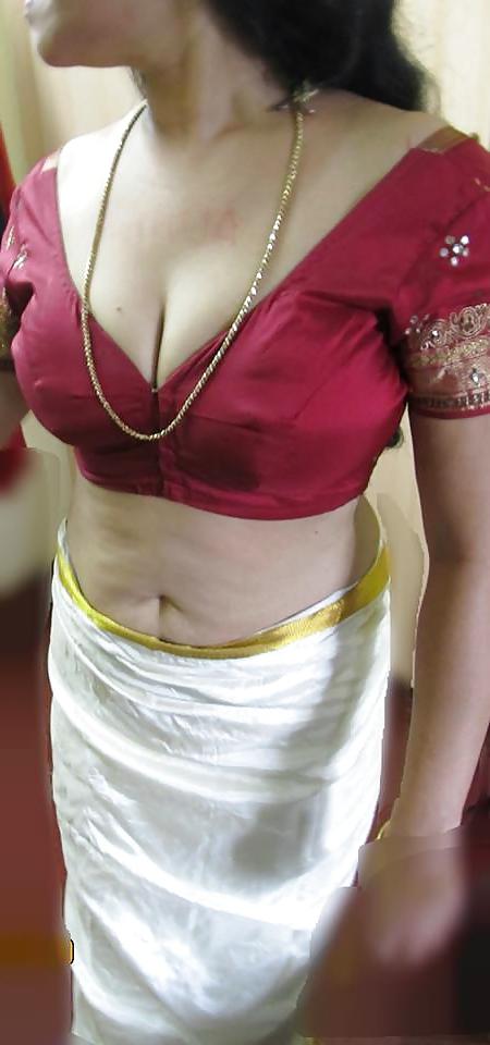 16P Hot aunty mom