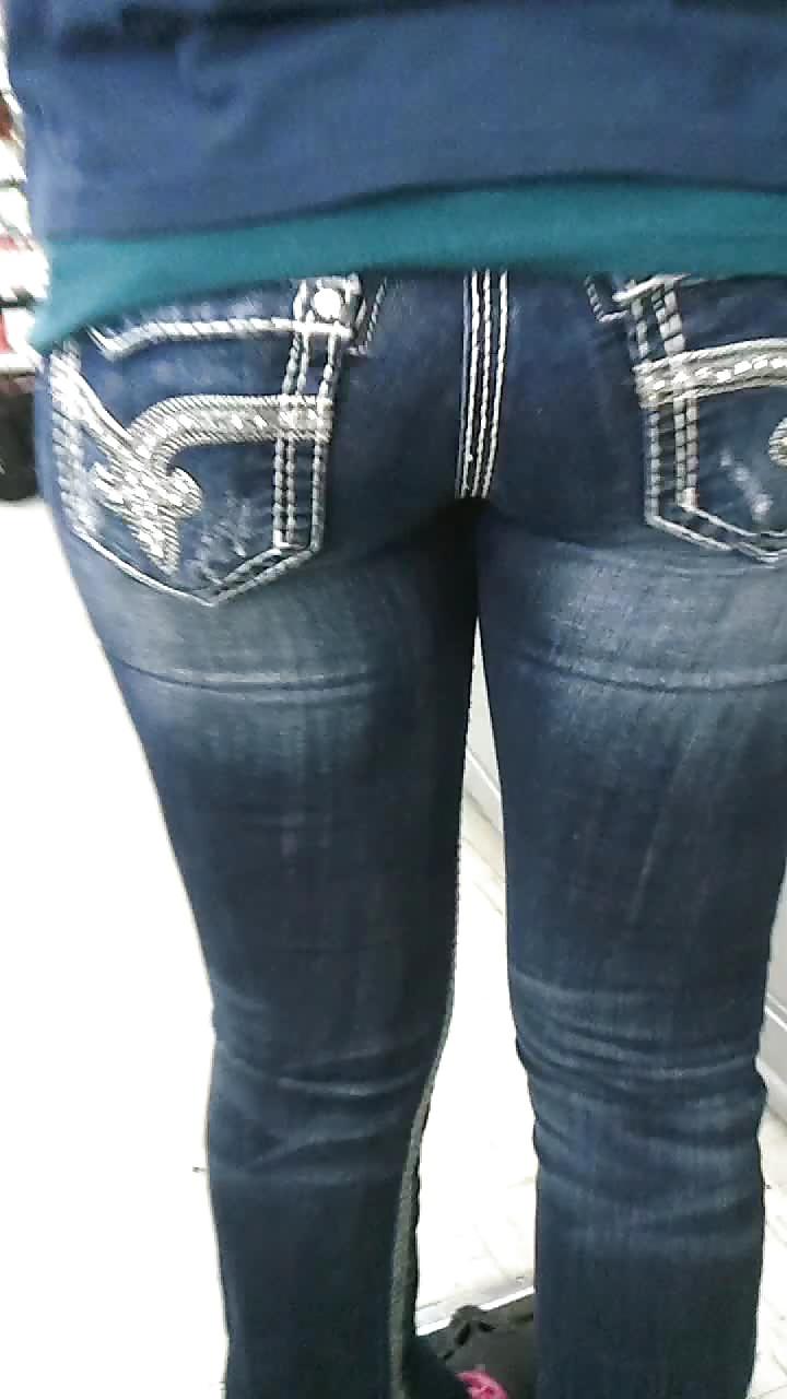 18P Candid Jeans 004