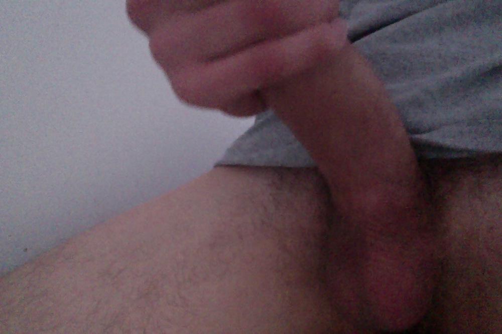 6P Wanking over slutygeordielass!