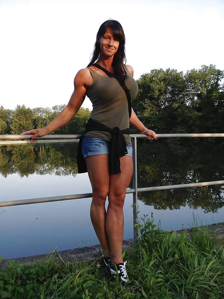 23P Perfect Muscle Girls