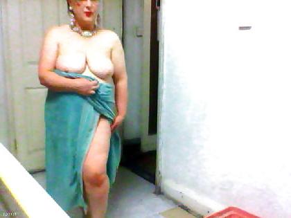 25P Older Matures Love To Show 