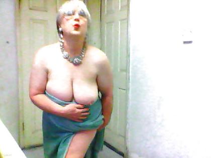 25P Older Matures Love To Show 