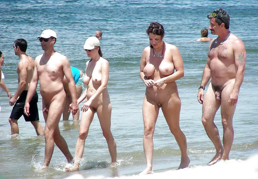 20P Naked couple 22.