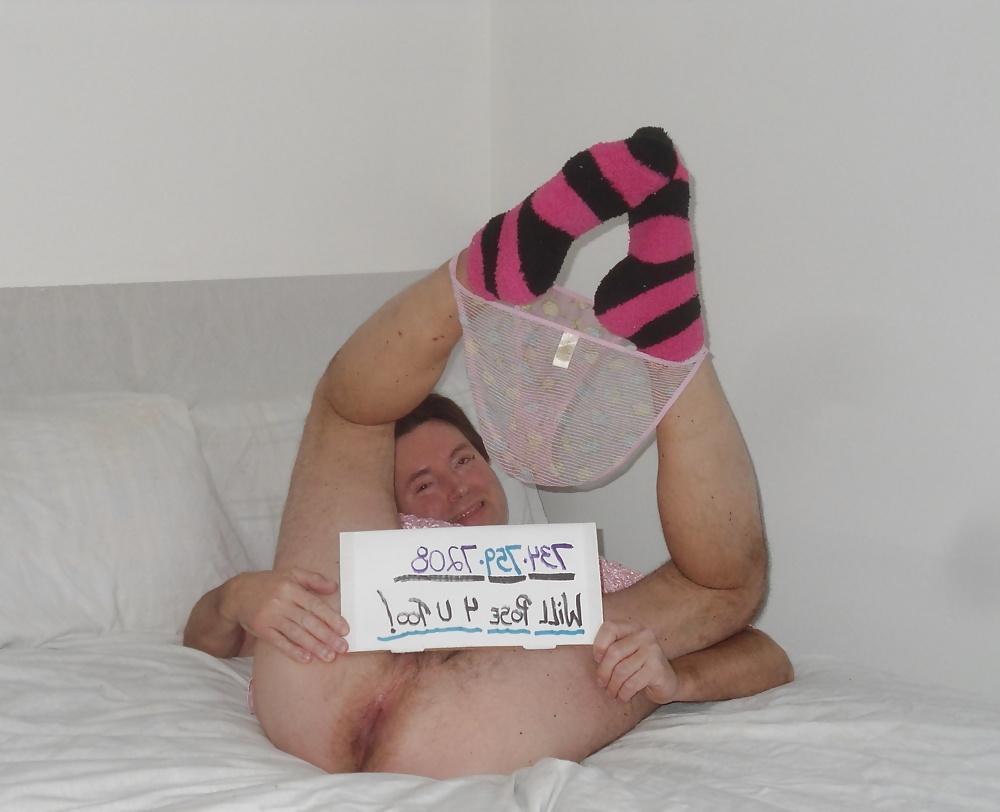 25P My asshole lips open
