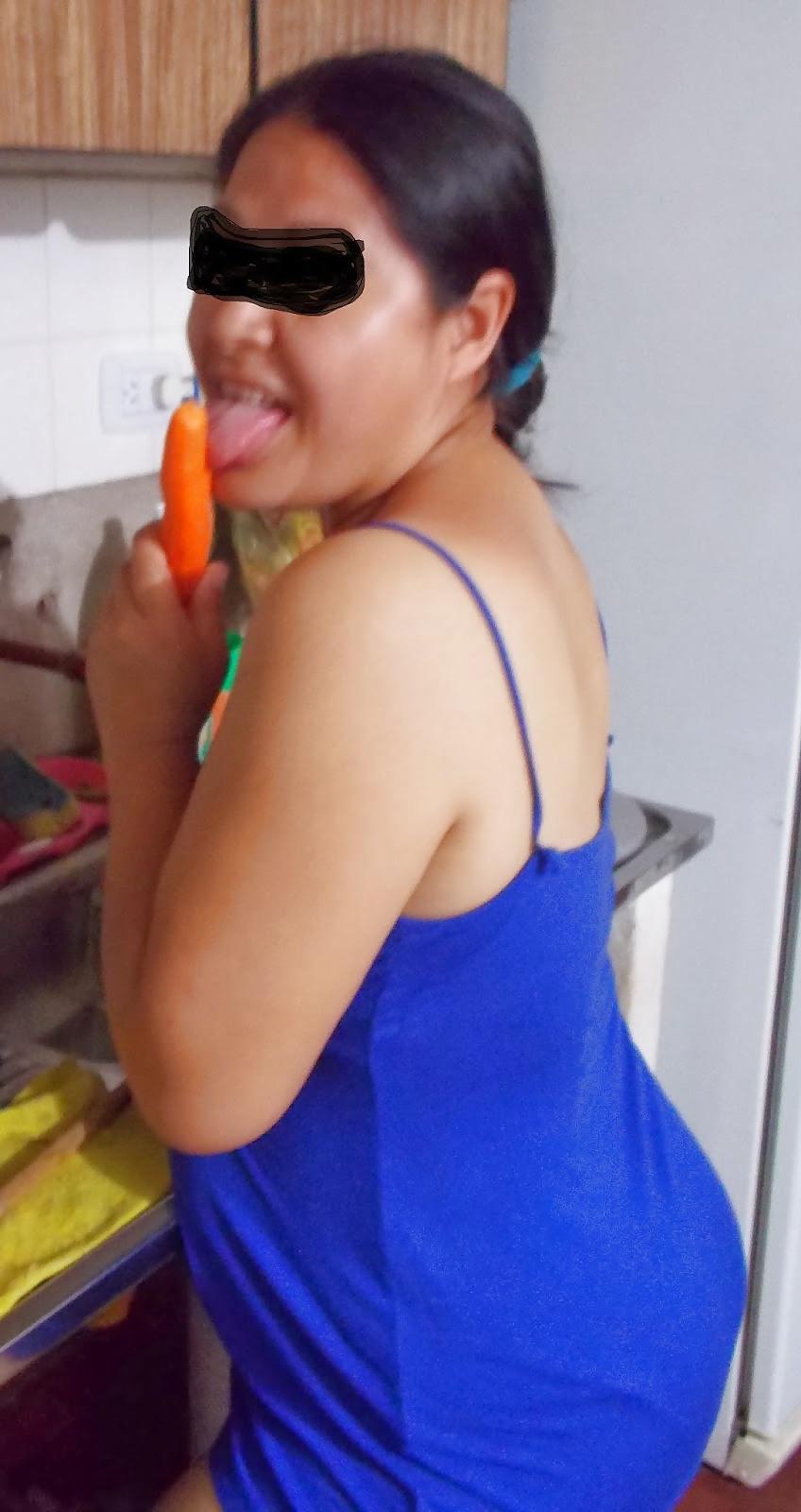 6P Housewife  and her vegetable toy 