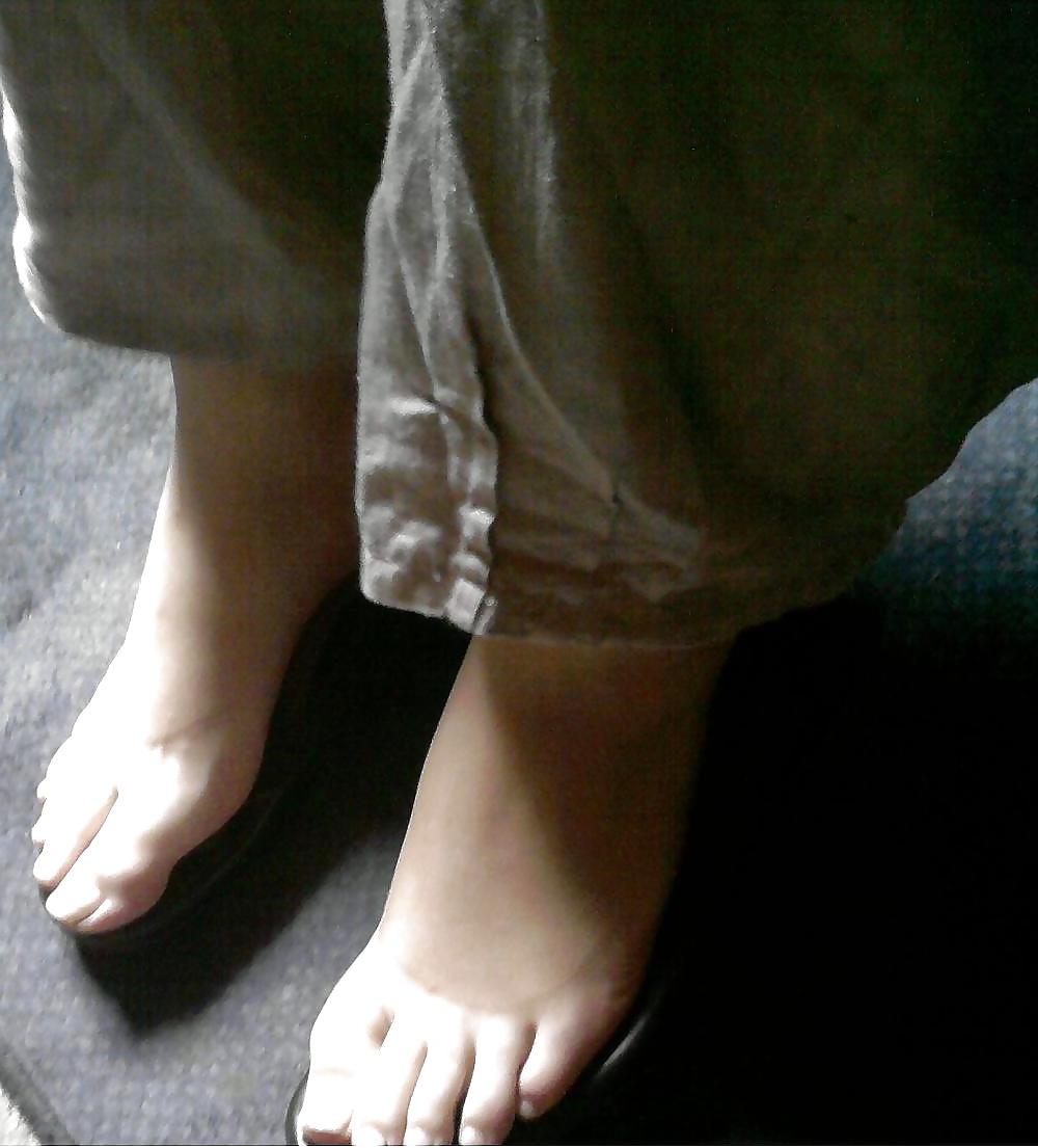 17P Hot nd Beautiful feets of my bhabhi