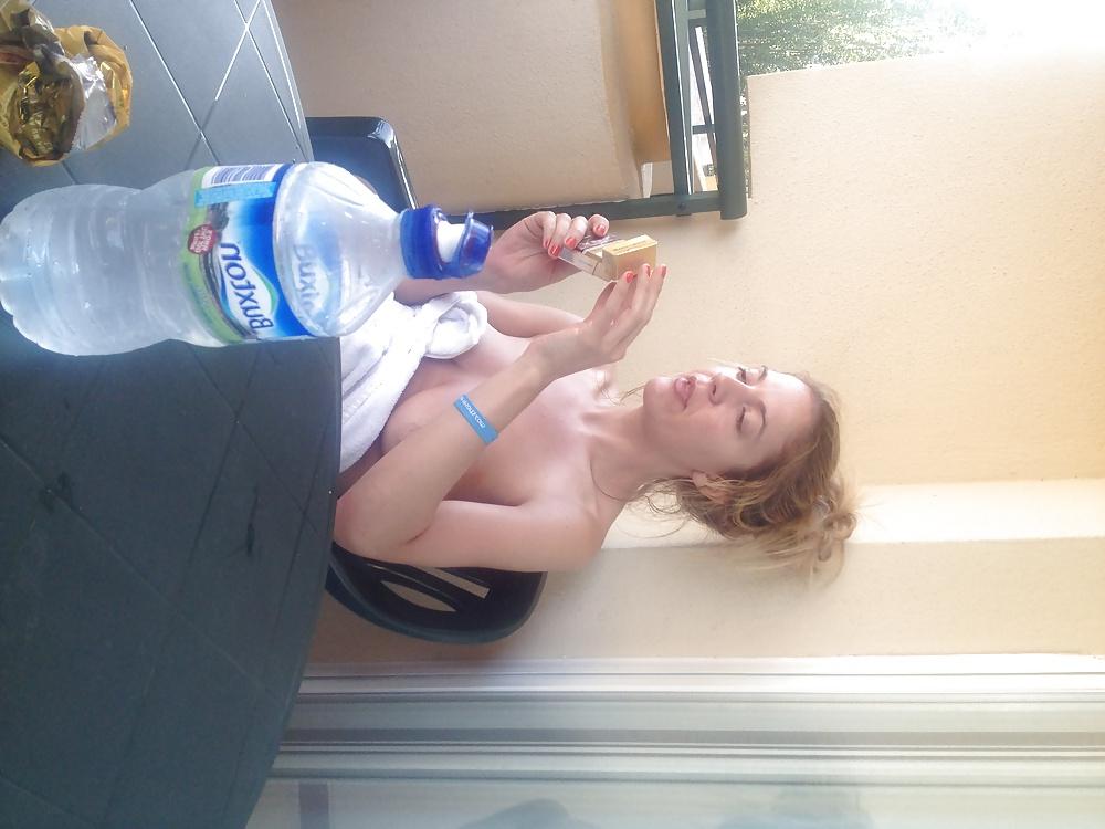 12P My Sister Jane on holiday