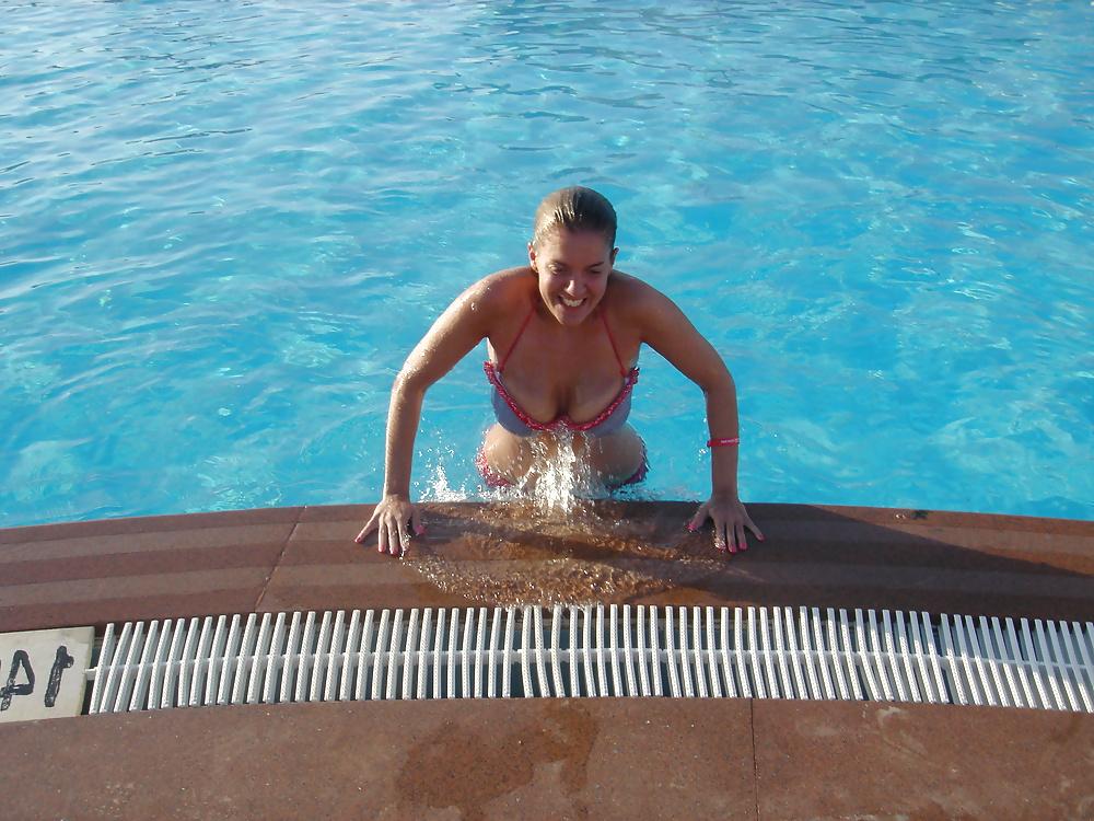 12P My Sister Jane on holiday