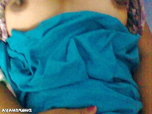 25P Andhra housewife navel boob show 14