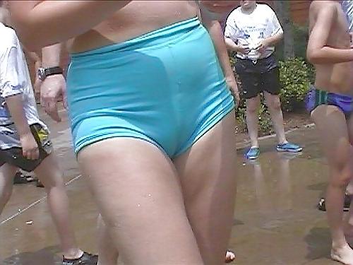 25P Fotze frisst Hose - cameltoe