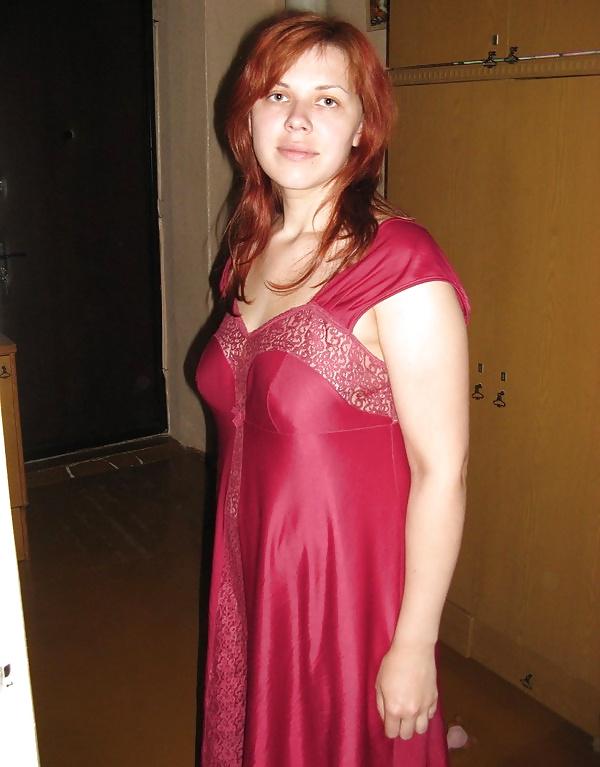 16P Housewife  posing for the husband 