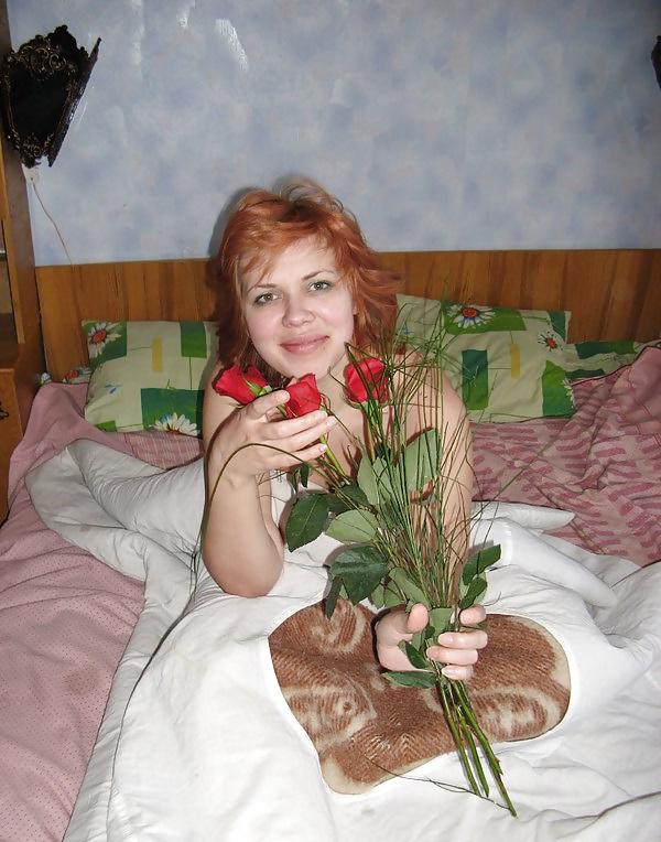 16P Housewife  posing for the husband 