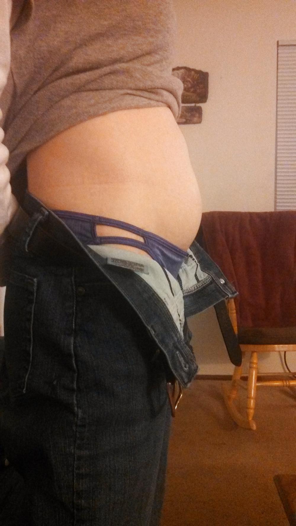 6P My hot wife's pregnant belly.